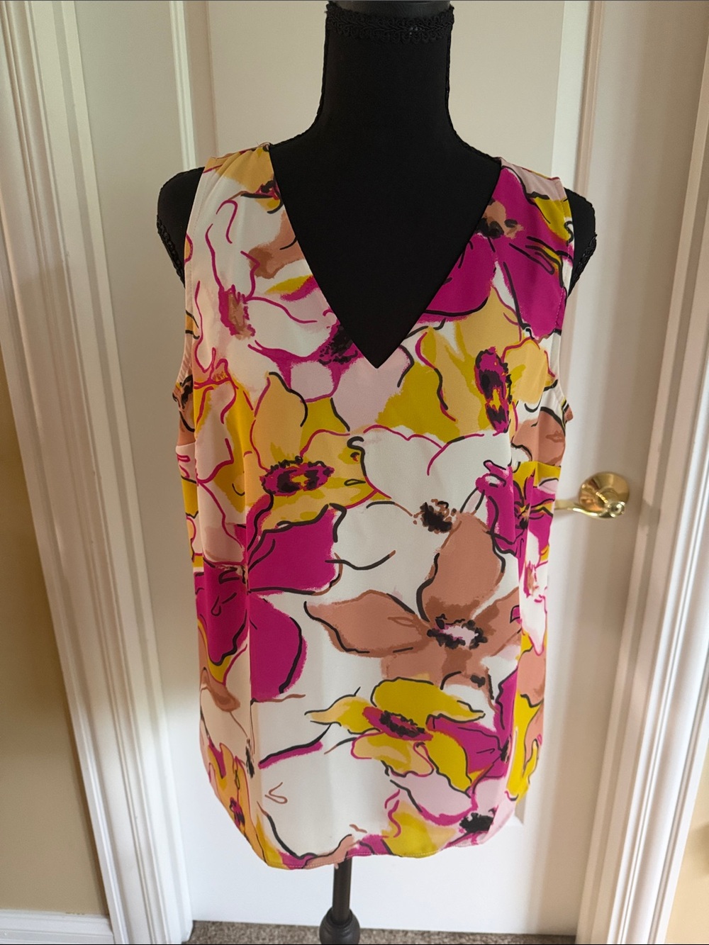 Nine West White Sleeveless V-Neck Floral Camisole with Pink & Yellow